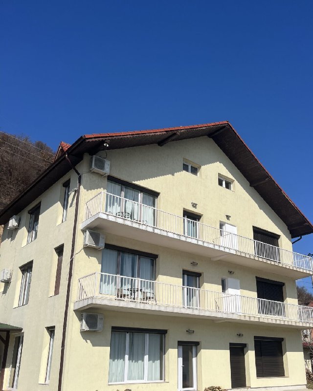 RIVIERA CHALET