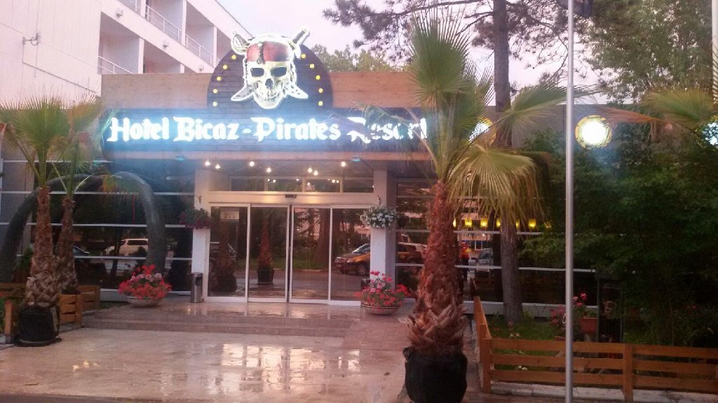 Hotel Pirates Resort.