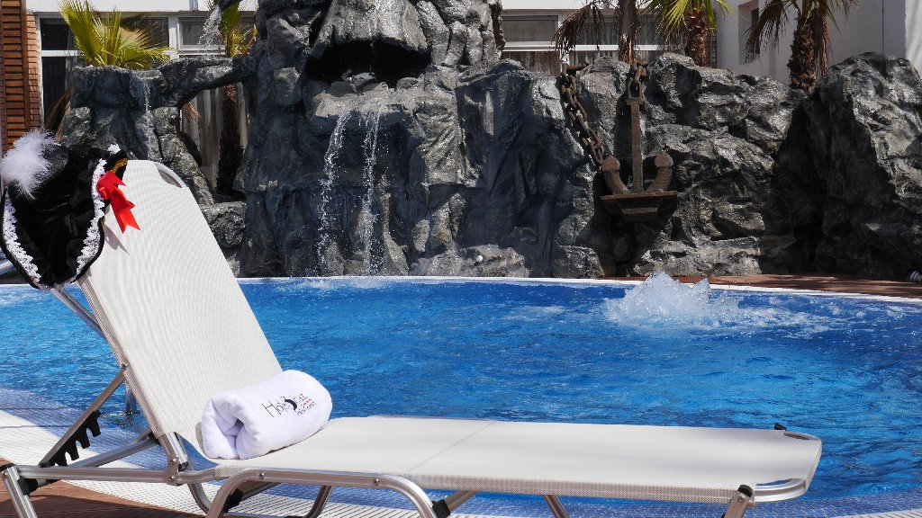 Hotel Pirates Resort.