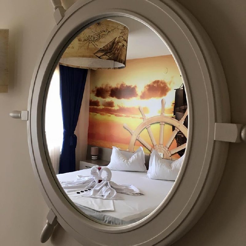 HOTEL PIRATES RESORT.