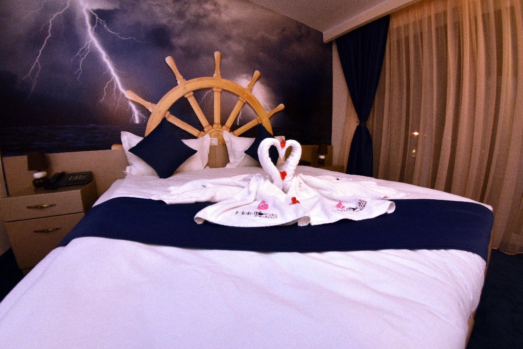 Hotel Pirates Resort.