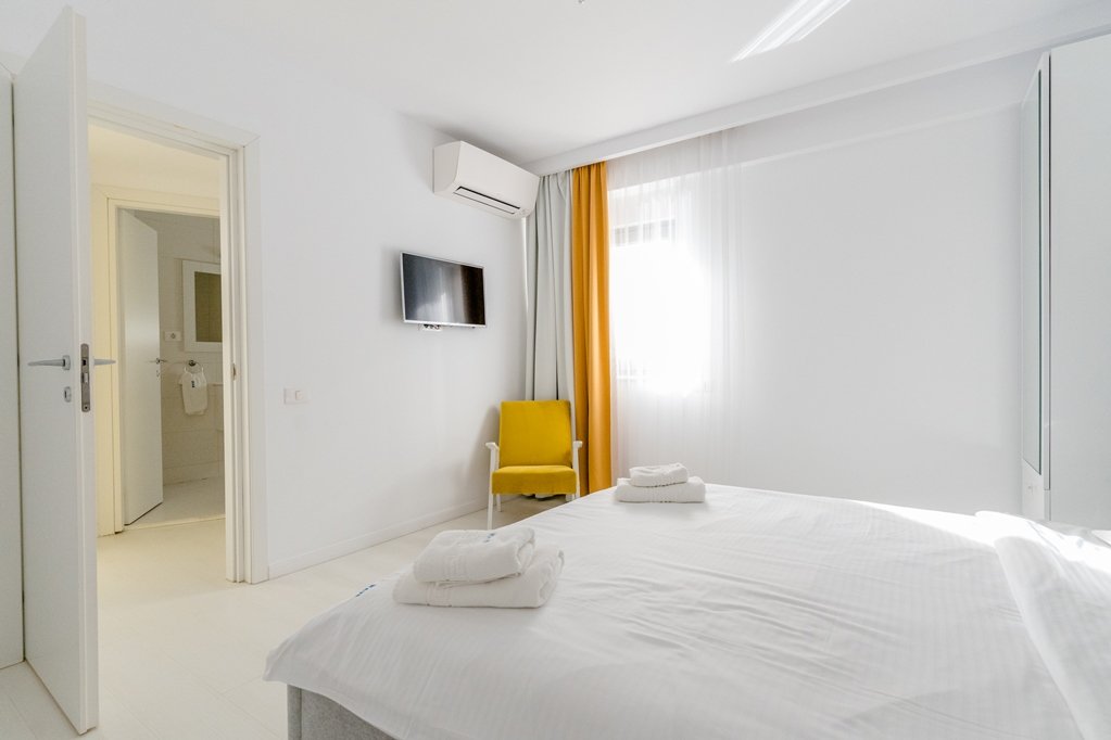 Wave 2 Promenada Apartments.