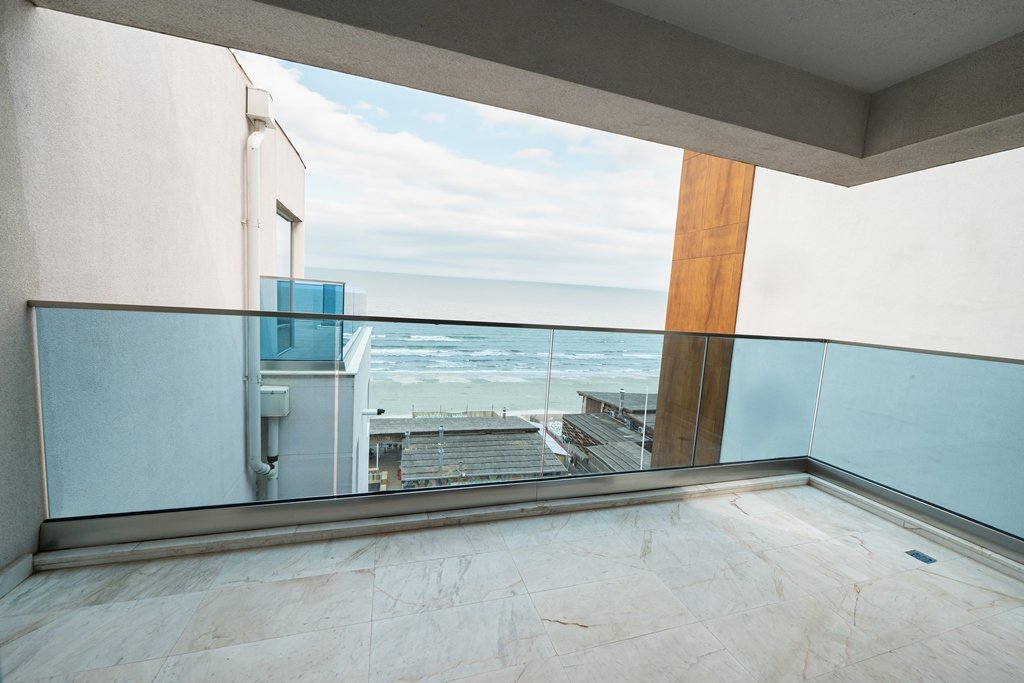 Wave 2 Promenada Apartments.