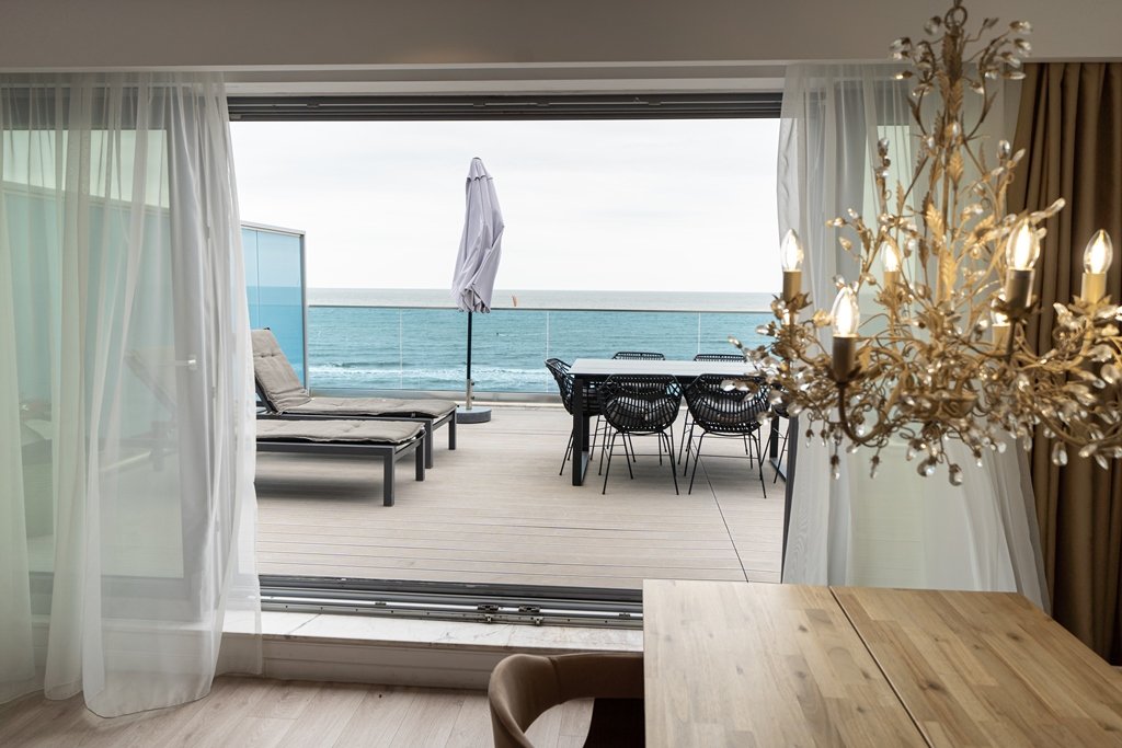 Wave 2 Promenada Apartments.