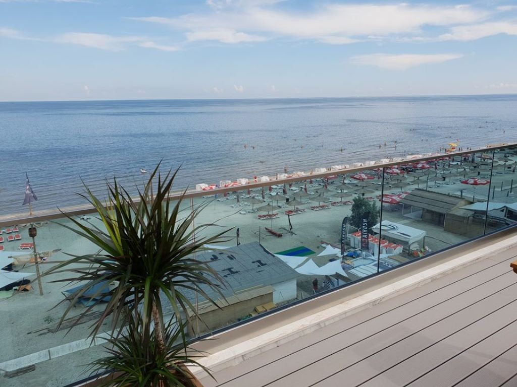 Wave 2 Promenada Apartments.