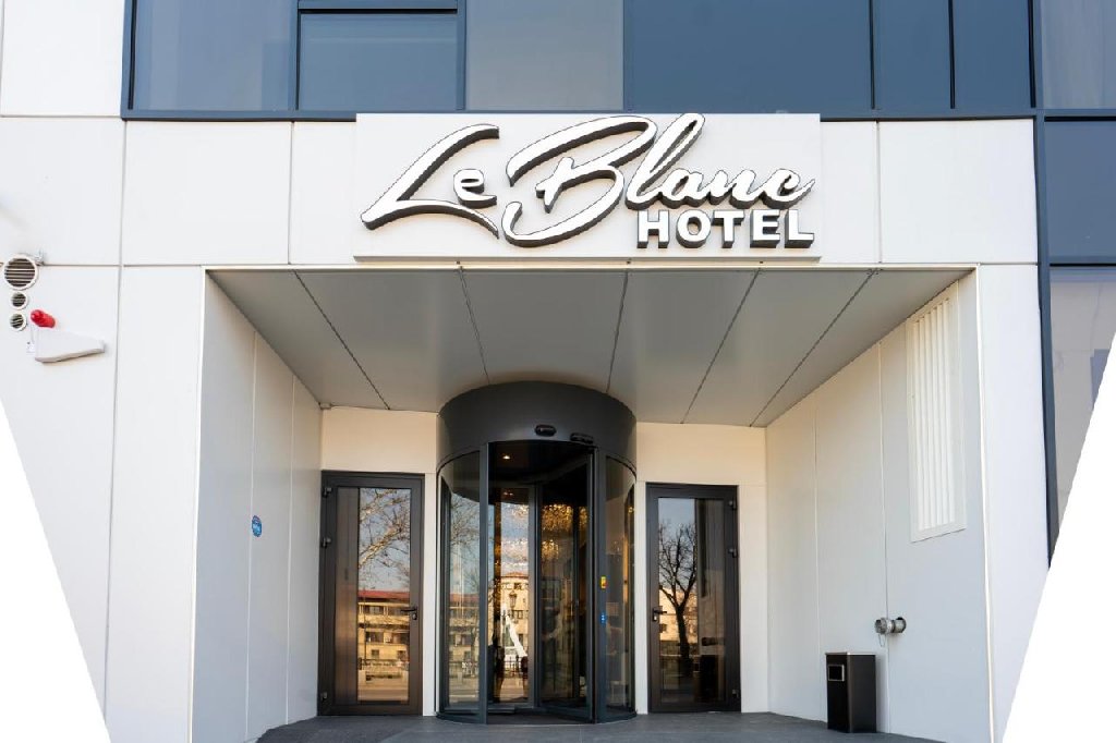 HOTEL LE BLANC COTROCENI