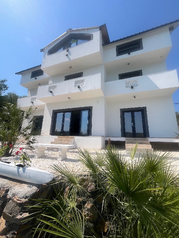 Ambasador - Riviera 990 - Adult Only 14+