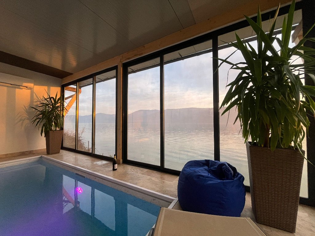 Ambasador - Riviera 990 - Adult Only 14+