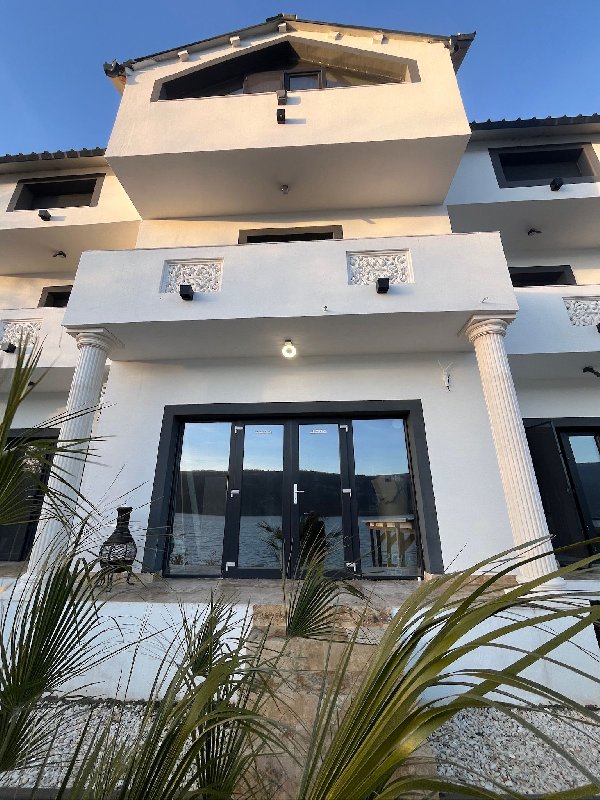 Ambasador - Riviera 990 - Adult Only 14+