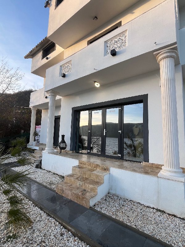 Ambasador - Riviera 990 - Adult Only 14+