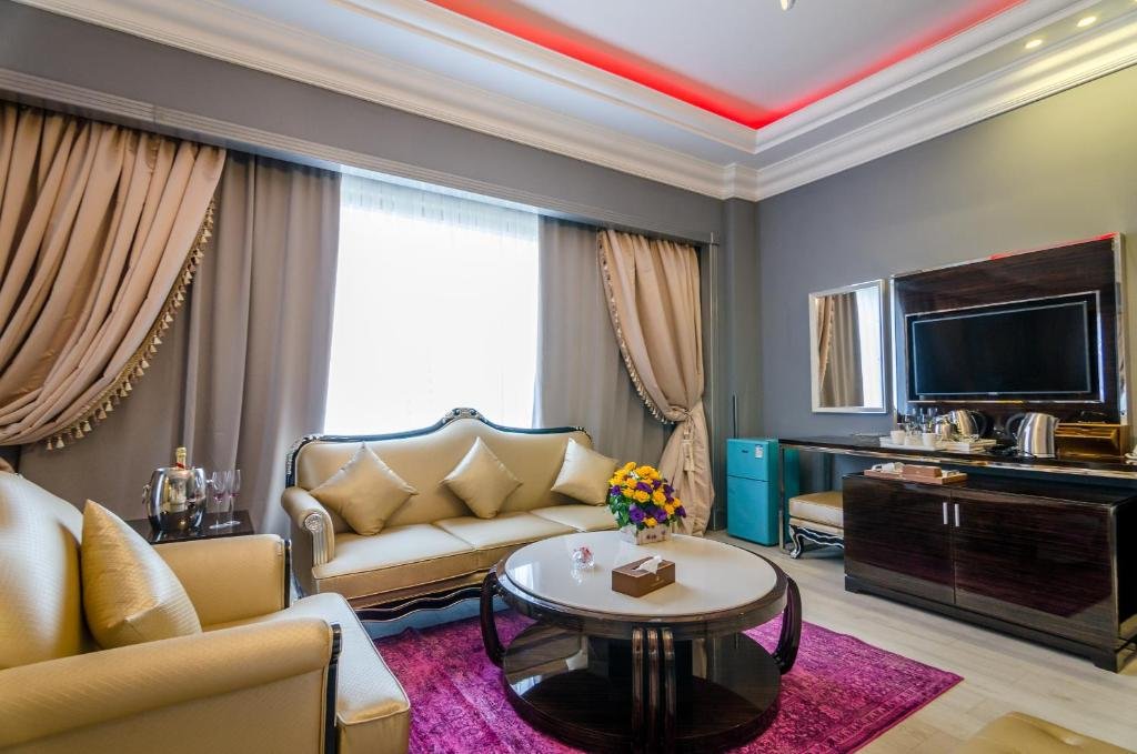 PHOENICIA BOUTIQUE - ADULTS ONLY. imagine 2