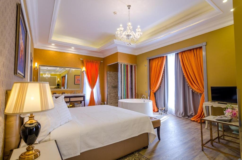PHOENICIA BOUTIQUE - ADULTS ONLY. imagine 5