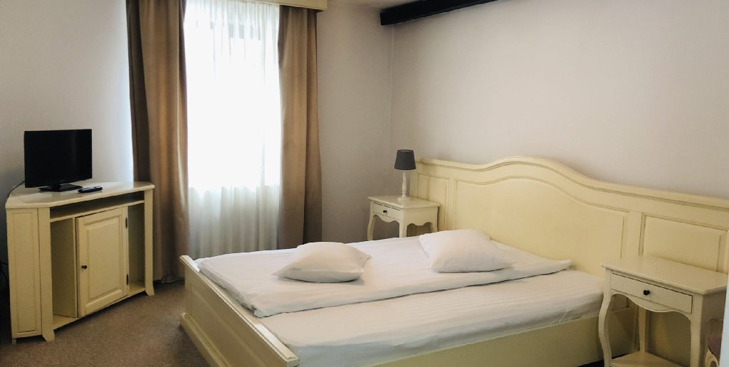 Pensiunea Poiana Izvoarelor.