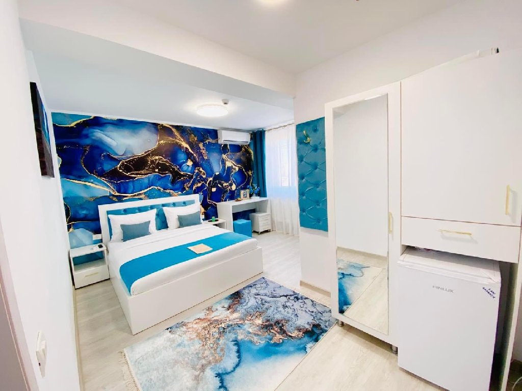 IANIS ROOMS. imagine 2