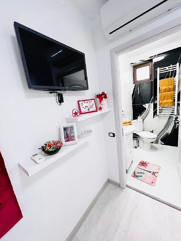 IANIS ROOMS. imagine 28