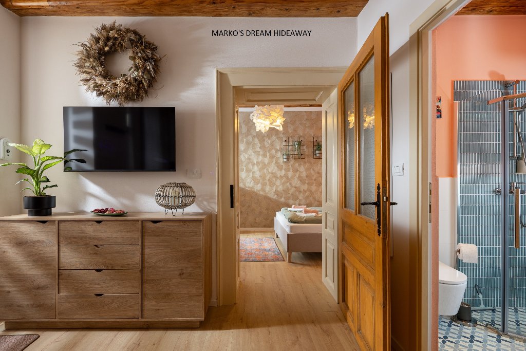 Seek & Hide Markos Dream Hideaway.