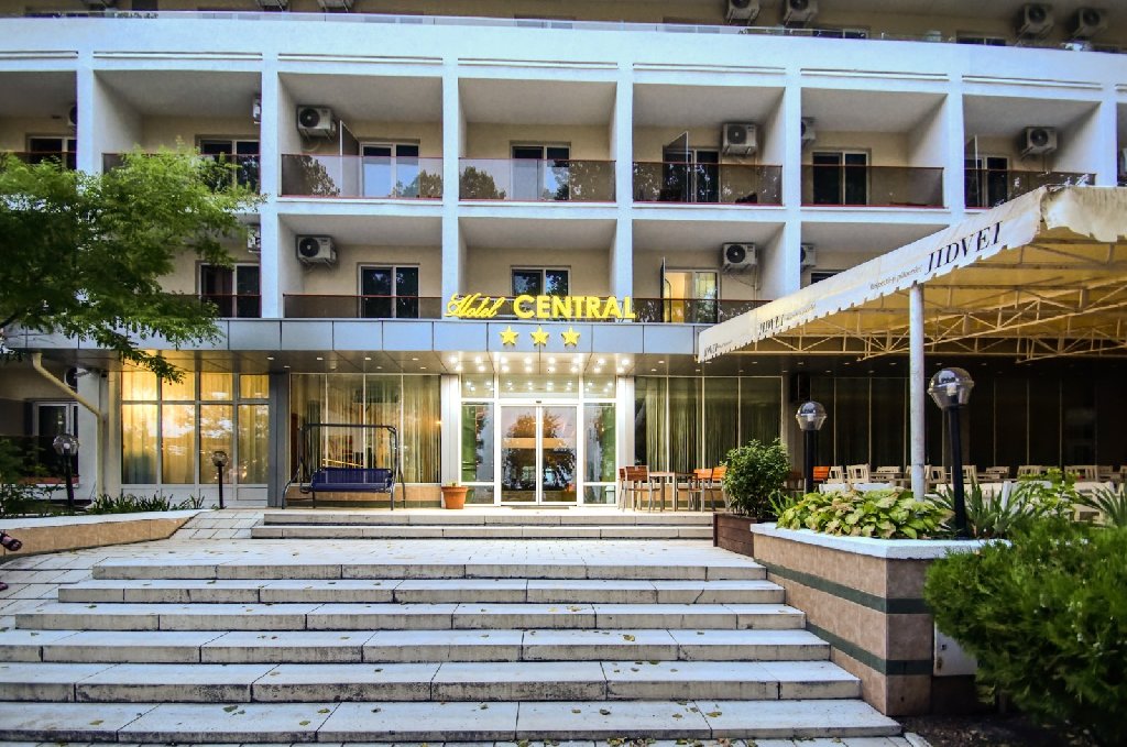 HOTEL CENTRAL.
