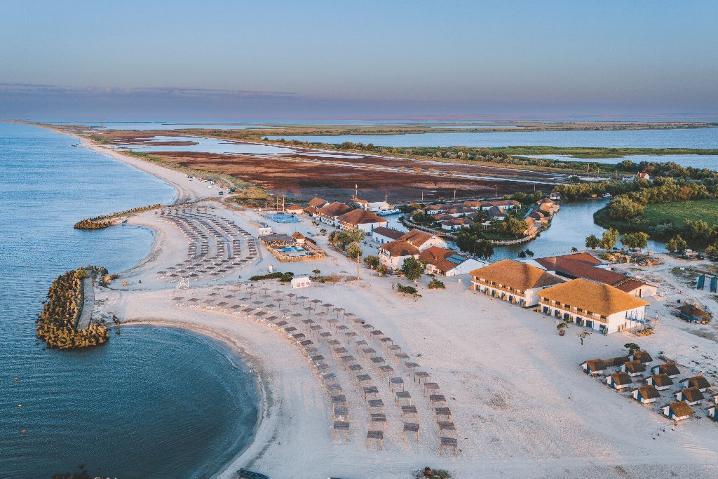 GURA PORTITEI RESORT.
