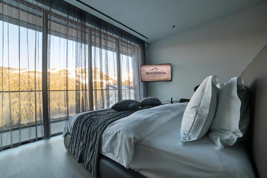 Hotel Pestera Wellness Spa. Moroeni Parcul Bucegi Cota 1610 