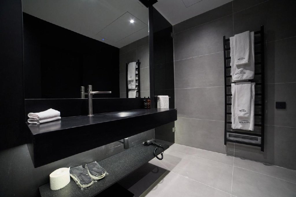 Hotel Pestera Wellness Spa. Moroeni Parcul Bucegi Cota 1610 