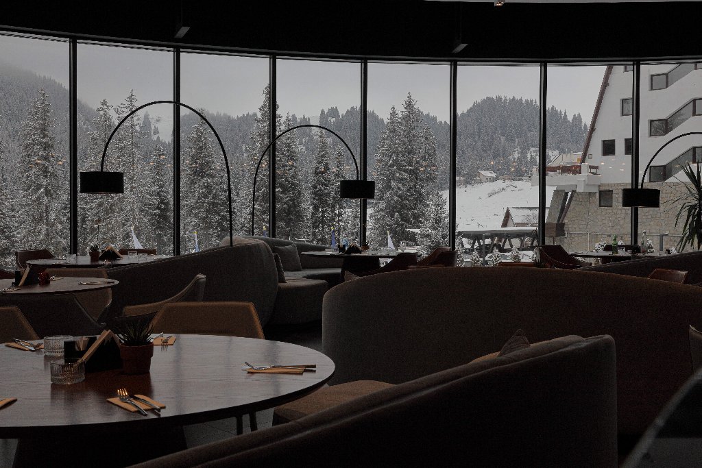 Hotel Pestera Wellness Spa. Moroeni Parcul Bucegi Cota 1610 