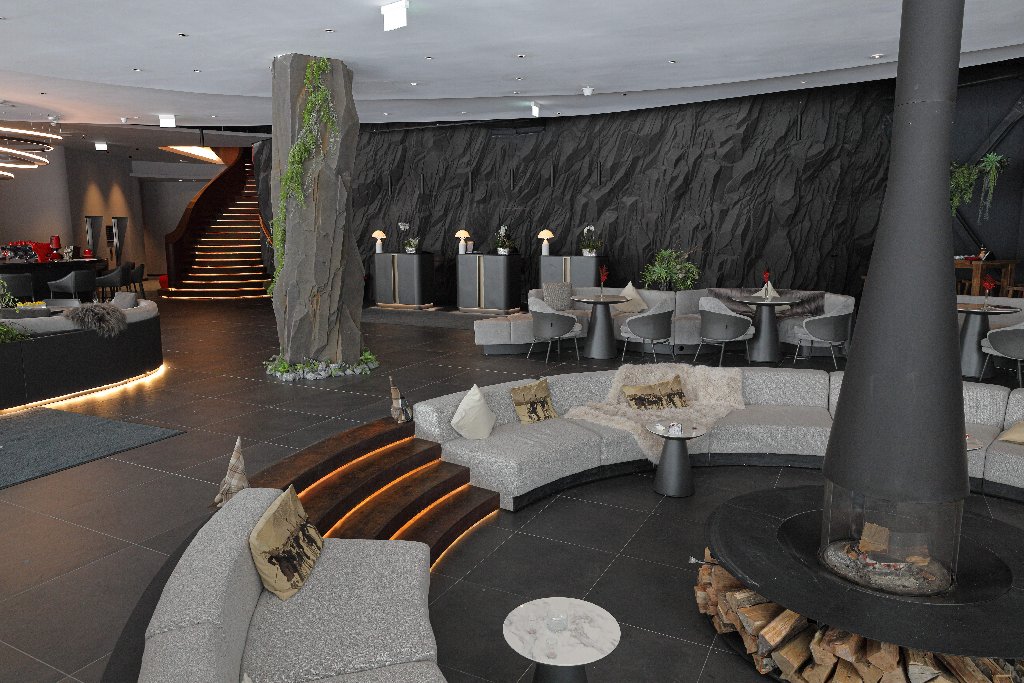 Hotel Pestera Wellness Spa. Moroeni Parcul Bucegi Cota 1610 