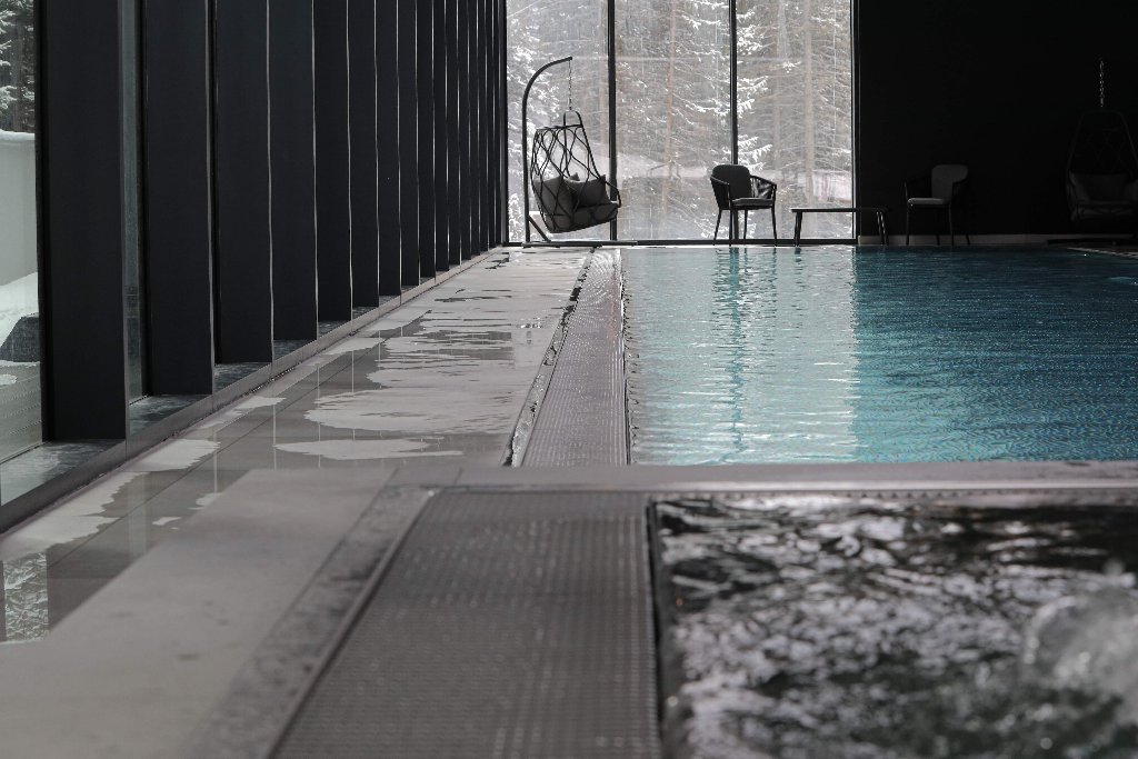 Hotel Pestera Wellness Spa. Moroeni Parcul Bucegi Cota 1610 