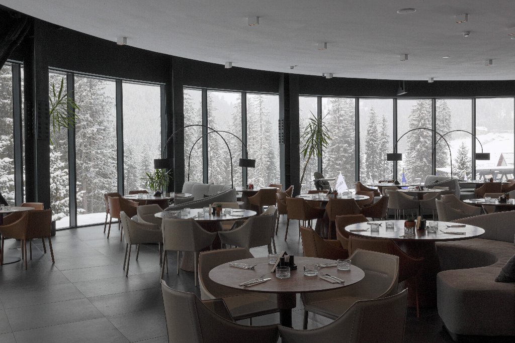 Hotel Pestera Wellness Spa. Moroeni Parcul Bucegi Cota 1610 