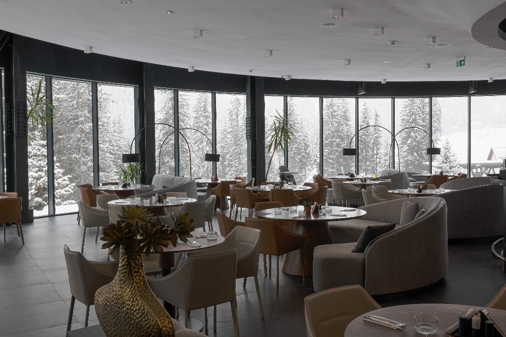 Hotel Pestera Wellness Spa. Moroeni Parcul Bucegi Cota 1610 