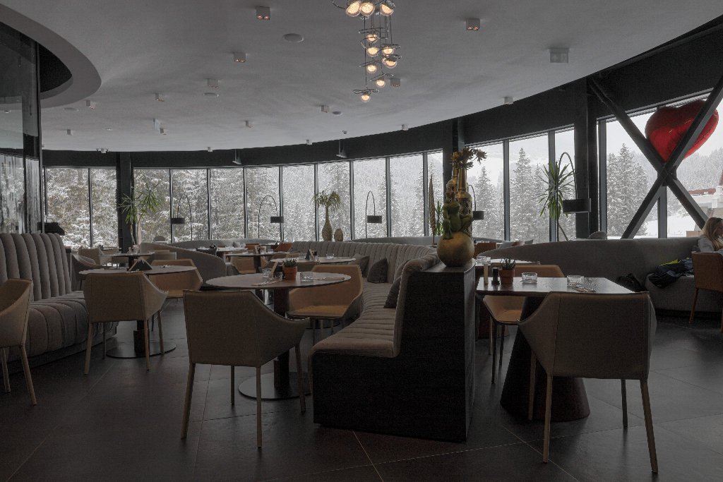 Hotel Pestera Wellness Spa. Moroeni Parcul Bucegi Cota 1610 