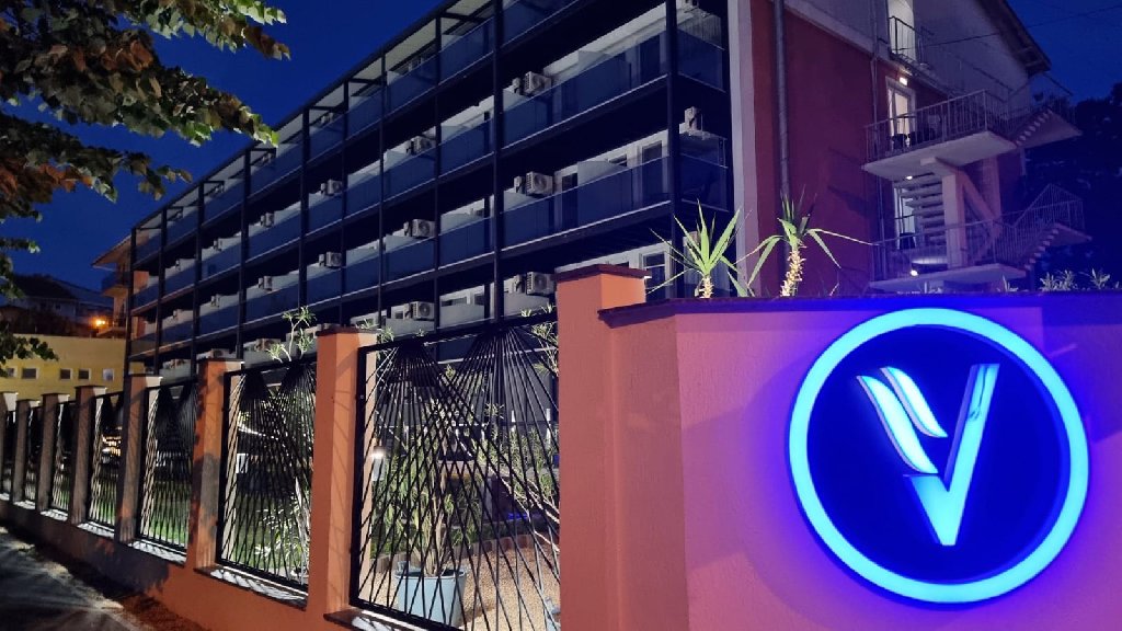 HOTEL APOLLO OVICRIS.