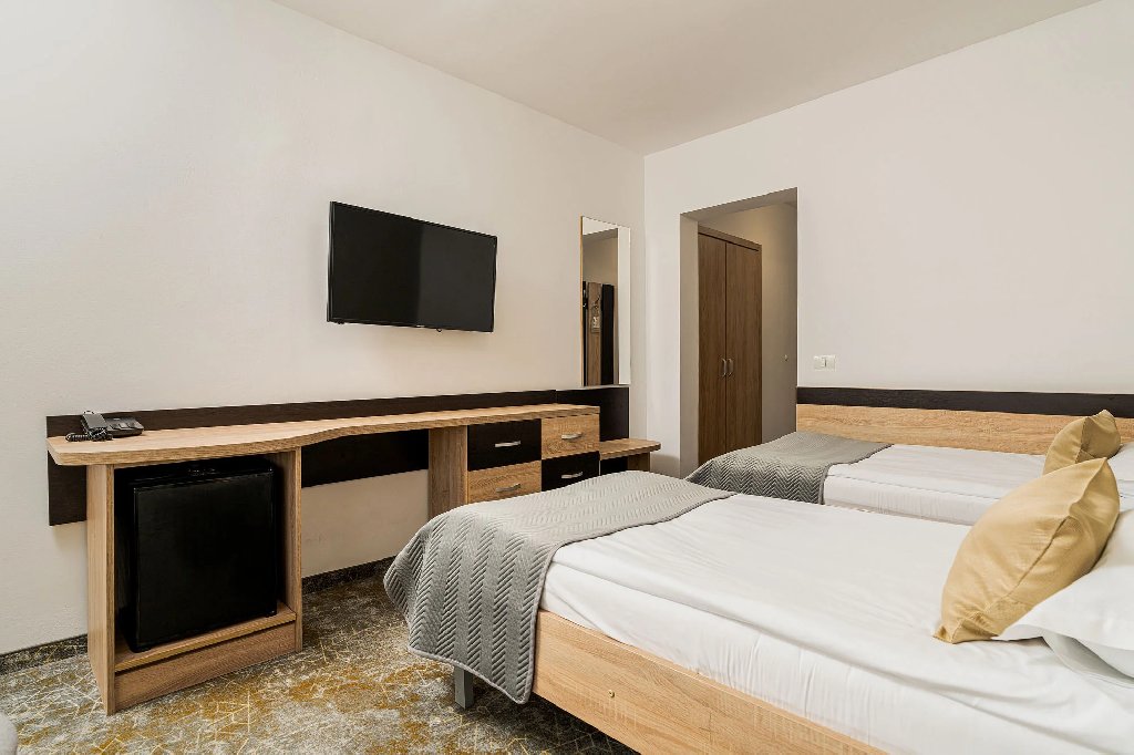 Complex Balnear Cozia - Corp Caciulata.