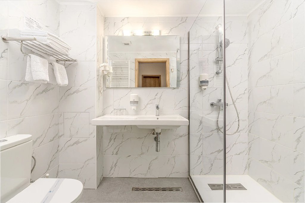 Complex Balnear Cozia - Corp Caciulata.