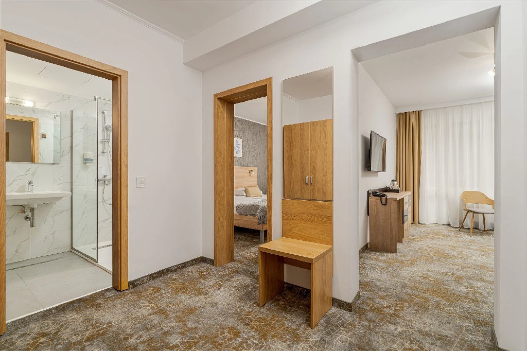 Complex Balnear Cozia - Corp Caciulata.