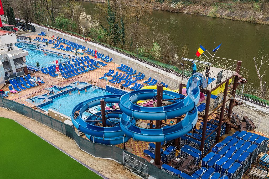 Complex Balnear Cozia - Corp Caciulata.