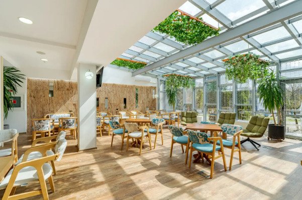 Complex Balnear Cozia - Corp Caciulata.