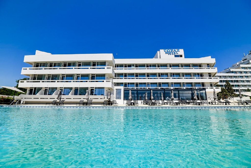 HOTEL TOPAZ.